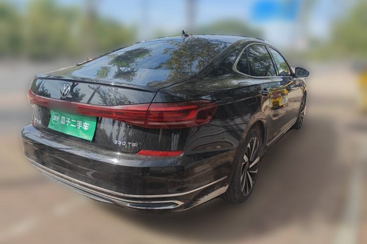 Used Volkswagen Passat 2022 330TSI Luxury Edition Rear Right 45 Deg