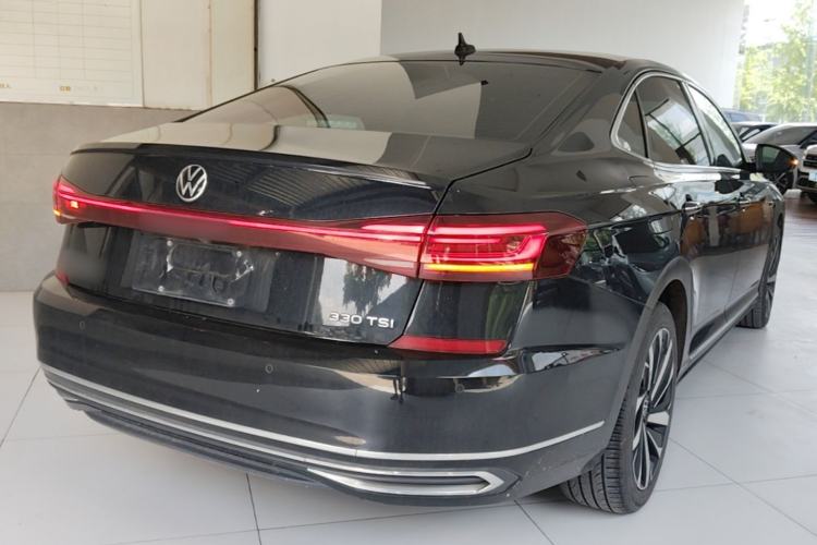 Used Volkswagen Passat 2022 330TSI Luxury Edition Rear Right 45 Deg