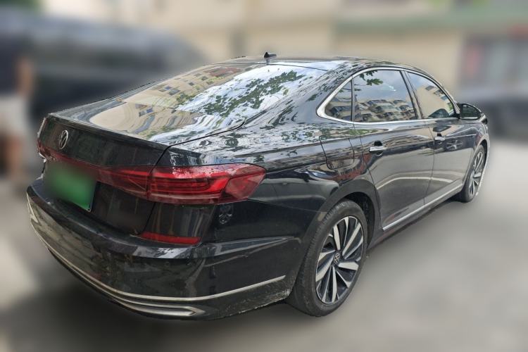 Used Volkswagen Passat 2022 330TSI Luxury Edition Rear Right 45 Deg