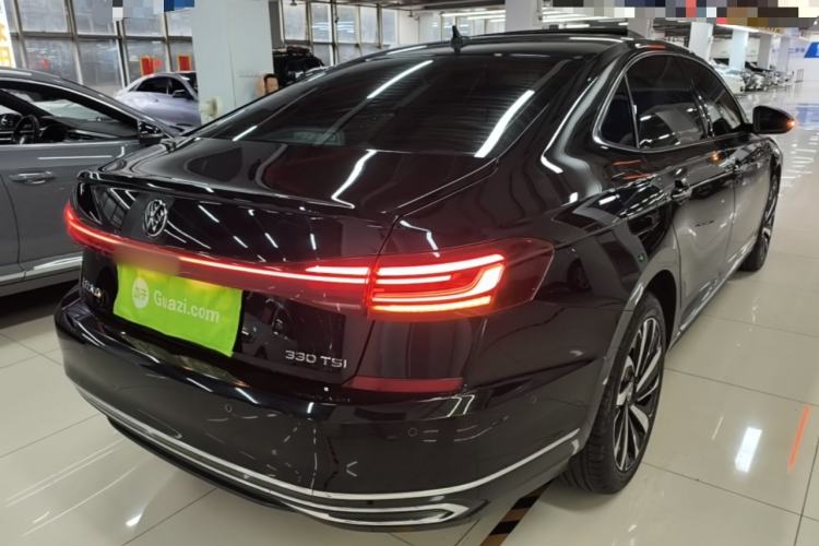 Used Volkswagen Passat 2022 330TSI Luxury Edition Rear Right 45 Deg