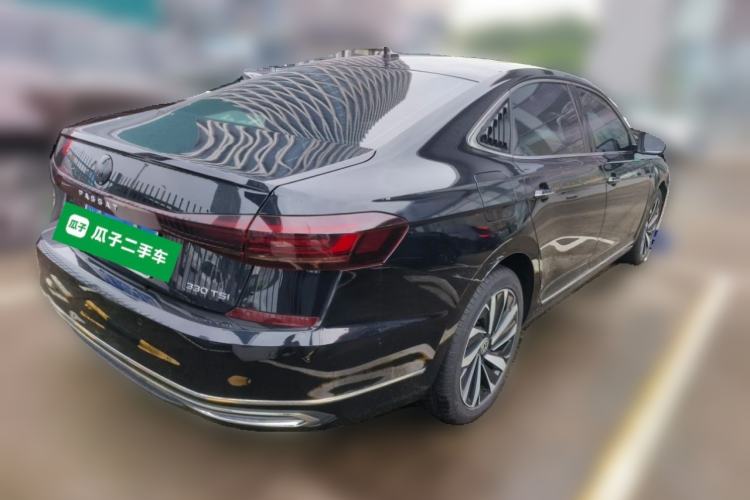 Used Volkswagen Passat 2022 330TSI Starry Luxury Edition Rear Right 45 Deg