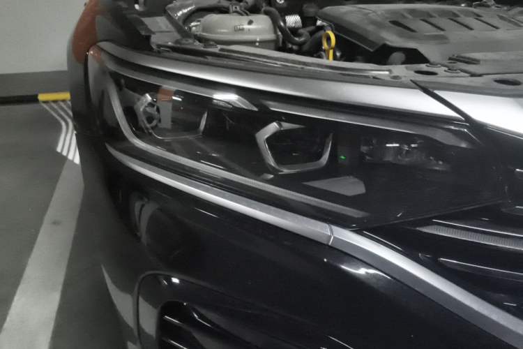 Used Volkswagen Passat 2022 330TSI Luxury Edition Right Front Headlight