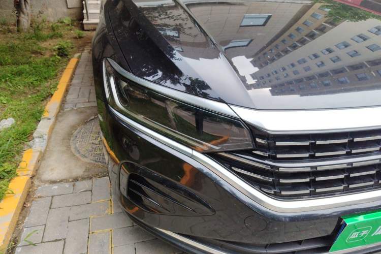 Used Volkswagen Passat 2022 330TSI Elite Edition Right Front Headlight