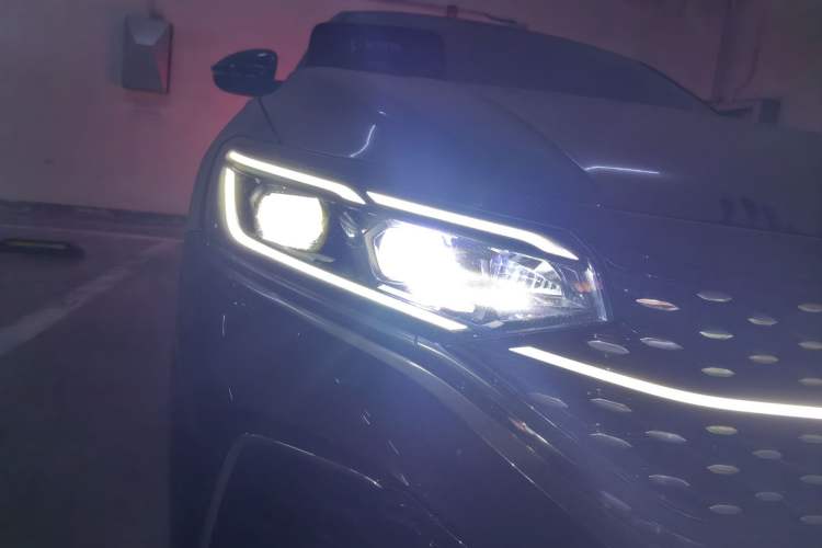 Used Volkswagen Passat 2022 330TSI Starry Luxury Edition Right Front Headlight