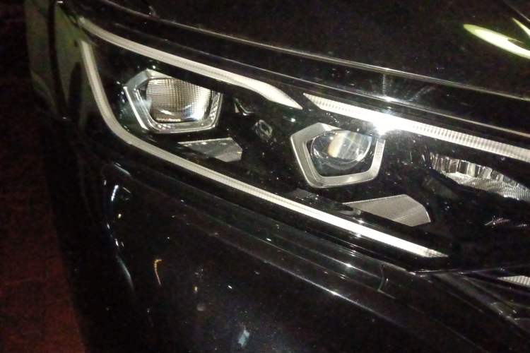 Used Volkswagen Passat 2022 330TSI Starry Luxury Edition Right Front Headlight