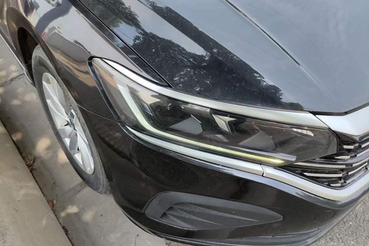 Used Volkswagen Passat 2022 280TSI Business Edition Right Front Headlight