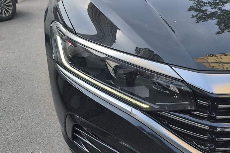 Used Volkswagen Passat 2022 330TSI Elite Edition Right Front Headlight