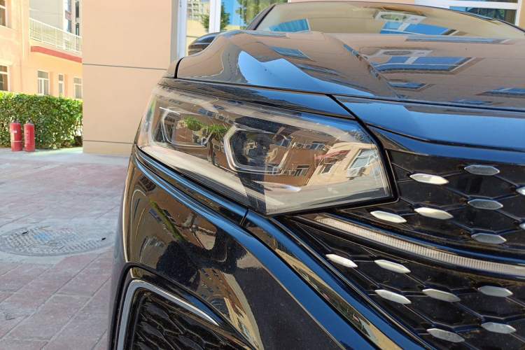 Used Volkswagen Passat 2022 330TSI Starry Luxury Edition Right Front Headlight