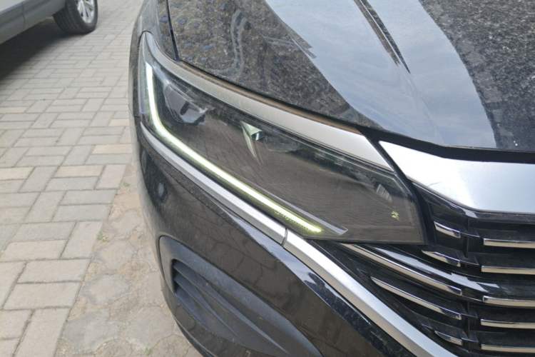 Used Volkswagen Passat 2022 280TSI Business Edition Right Front Headlight