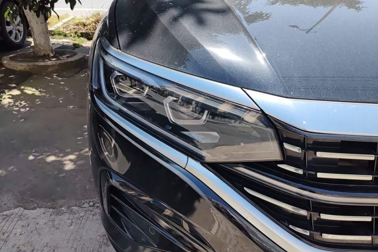 Used Volkswagen Passat 2022 330TSI Luxury Edition Right Front Headlight