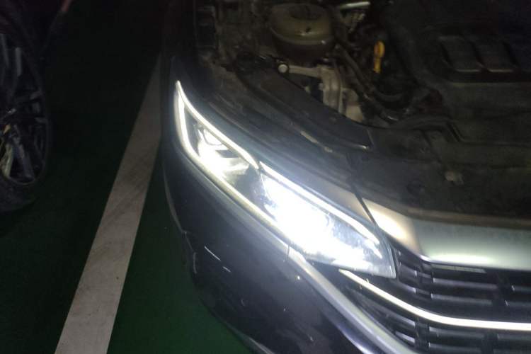 Used Volkswagen Passat 2022 330TSI Luxury Edition Right Front Headlight