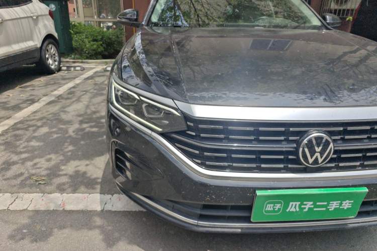 Used Volkswagen Passat 2022 330TSI Luxury Edition Right Front Headlight