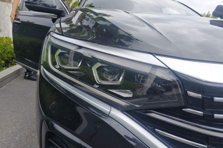Used Volkswagen Passat 2022 330TSI Luxury Edition Right Front Headlight