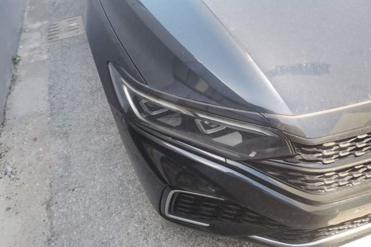 Used Volkswagen Passat 2022 330TSI Starry Luxury Edition Right Front Headlight