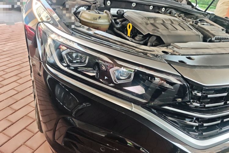 Used Volkswagen Passat 2022 330TSI Luxury Edition Right Front Headlight