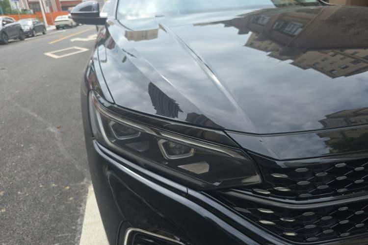 Used Volkswagen Passat 2022 330TSI Luxury Edition Right Front Headlight