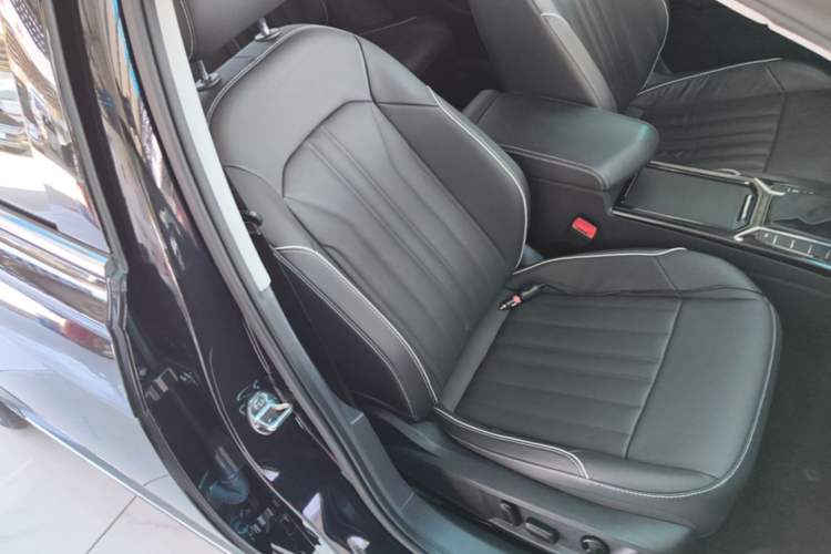 Used Volkswagen Passat 2022 330TSI Elite Edition Custom Version Right Front Seat