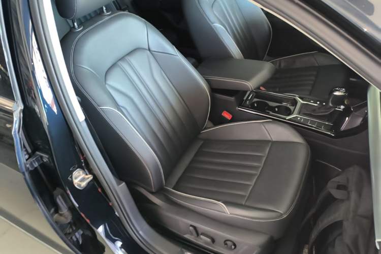 Used Volkswagen Passat 2022 330TSI Starry Elite Edition Right Front Seat