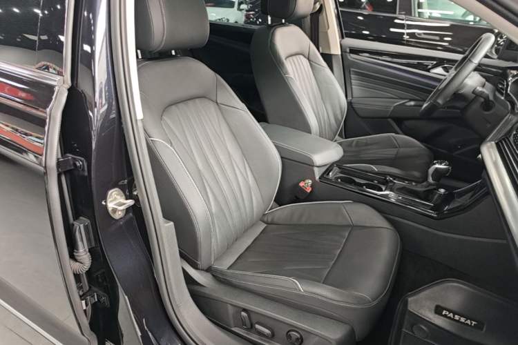 Used Volkswagen Passat 2022 330TSI Starry Luxury Edition Right Front Seat