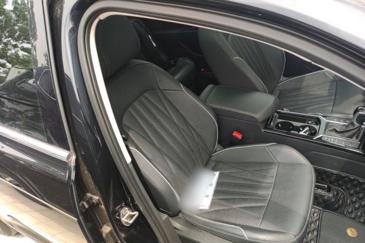 Used Volkswagen Passat 2022 330TSI Luxury Edition Right Front Seat