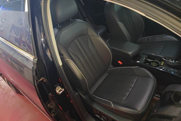 Used Volkswagen Passat 2022 330TSI Elite Edition Custom Version Right Front Seat
