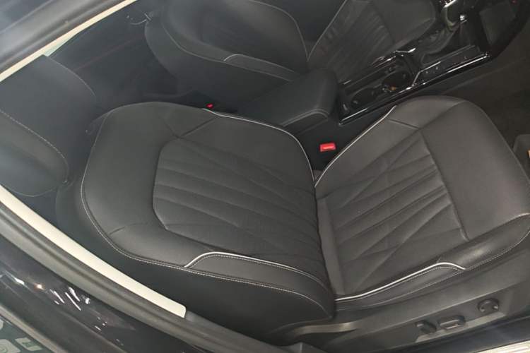 Used Volkswagen Passat 2022 330TSI Luxury Edition Right Front Seat