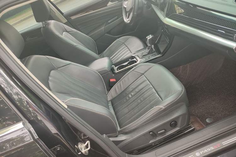 Used Volkswagen Passat 2022 330TSI Elite Edition Custom Version Right Front Seat