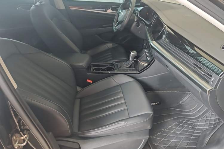 Used Volkswagen Passat 2022 280TSI Business Edition Right Front Seat