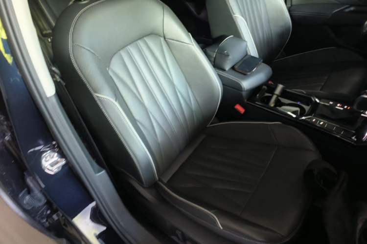 Used Volkswagen Passat 2022 330TSI Luxury Edition Right Front Seat