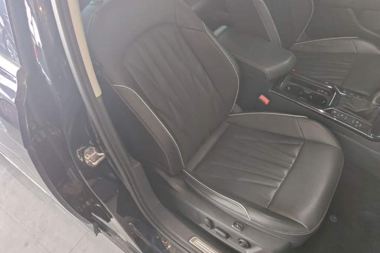 Used Volkswagen Passat 2022 380TSI Flagship Edition Right Front Seat