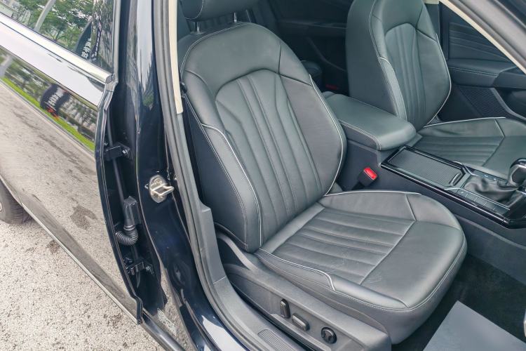 Used Volkswagen Passat 2022 330TSI Elite Edition Right Front Seat