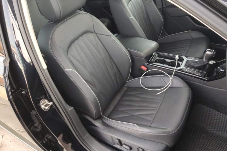 Used Volkswagen Passat 2022 330TSI Luxury Edition Right Front Seat