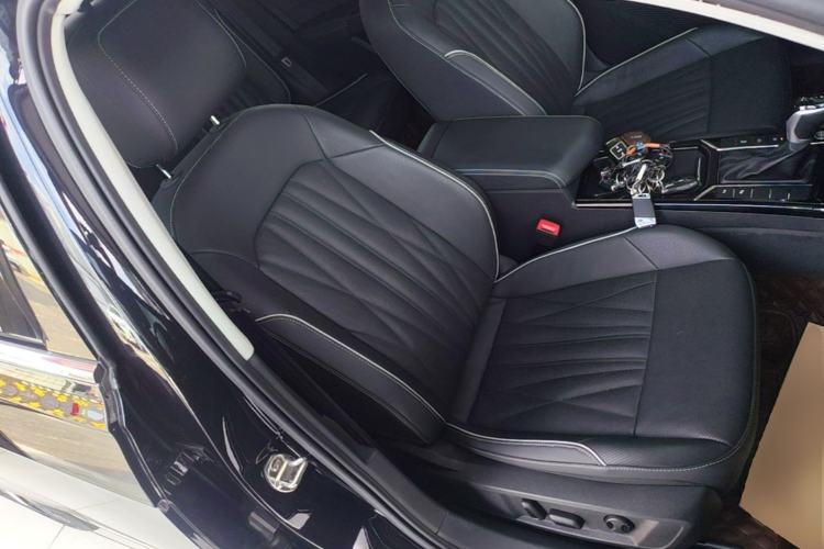 Used Volkswagen Passat 2022 330TSI Luxury Edition Right Front Seat