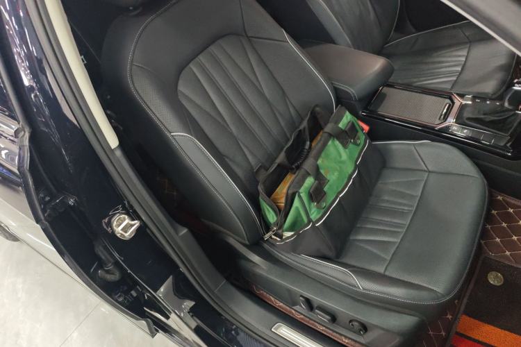 Used Volkswagen Passat 2022 330TSI Luxury Edition Right Front Seat