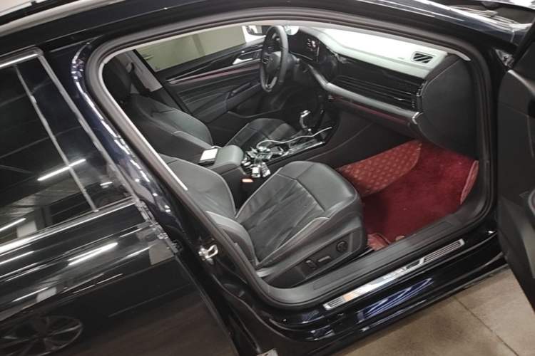 Used Volkswagen Passat 2022 330TSI Starry Luxury Edition Right Front Seat