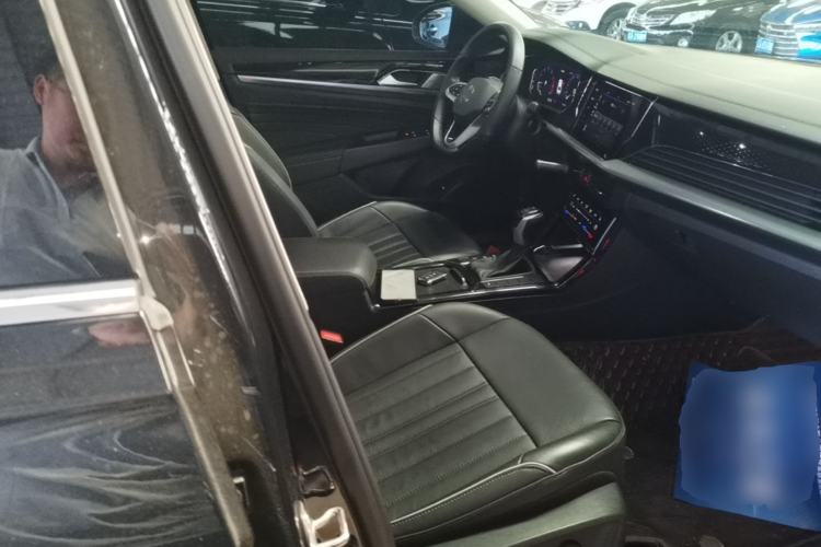 Used Volkswagen Passat 2022 330TSI Elite Edition Right Front Seat