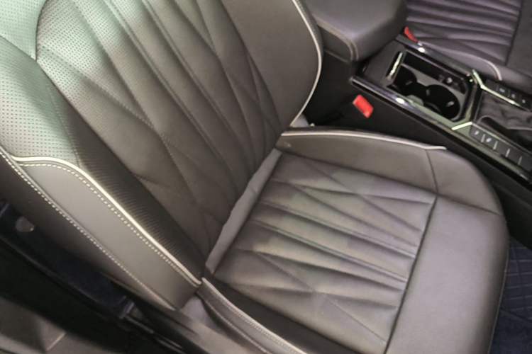 Used Volkswagen Passat 2022 330TSI Starry Luxury Edition Right Front Seat
