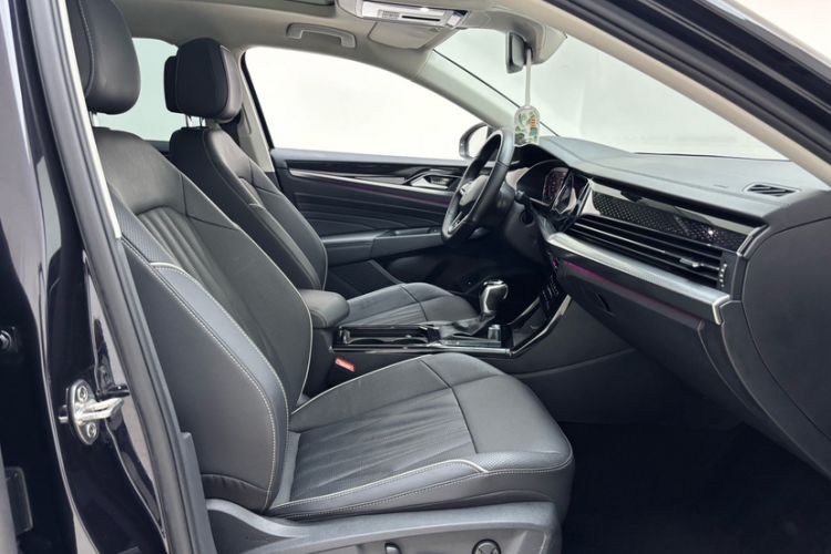 Used Volkswagen Passat 2022 330TSI Starry Luxury Edition Right Front Seat