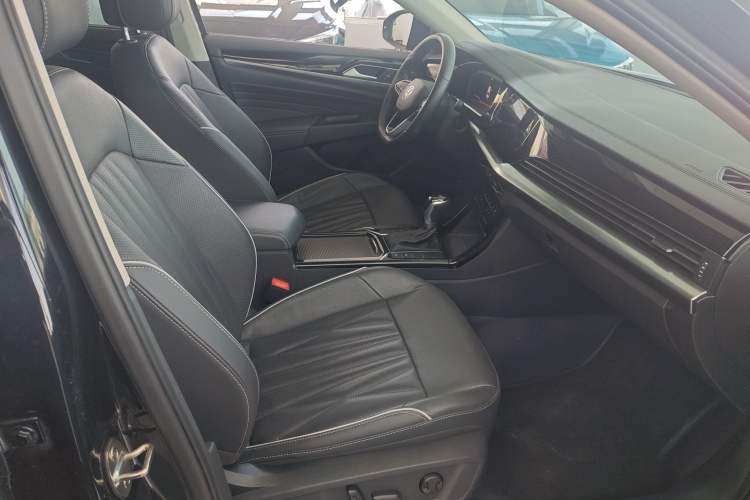 Used Volkswagen Passat 2022 330TSI Luxury Edition Right Front Seat