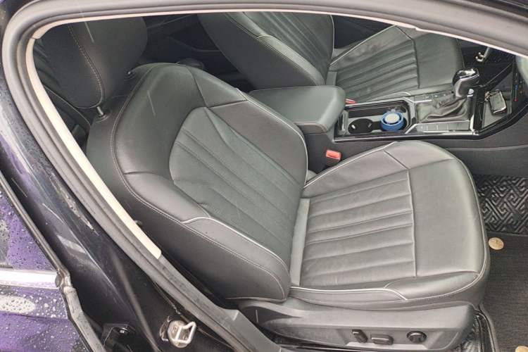Used Volkswagen Passat 2022 330TSI Starry Elite Edition Right Front Seat