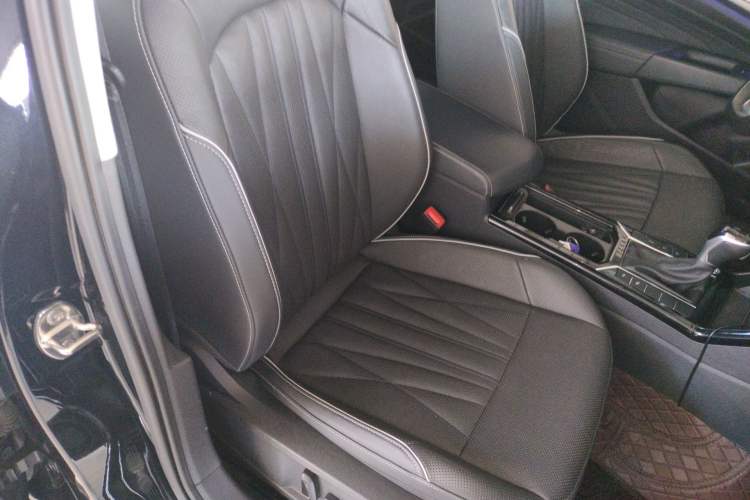 Used Volkswagen Passat 2022 330TSI Luxury Edition Right Front Seat