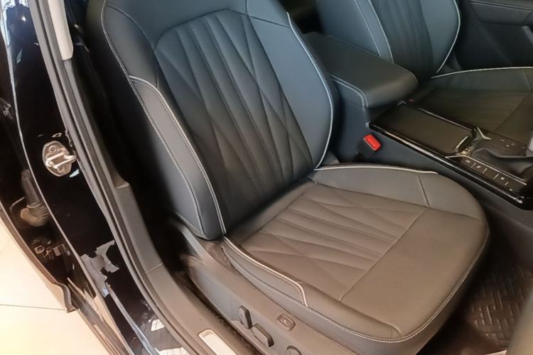 Used Volkswagen Passat 2022 330TSI Starry Luxury Edition Right Front Seat
