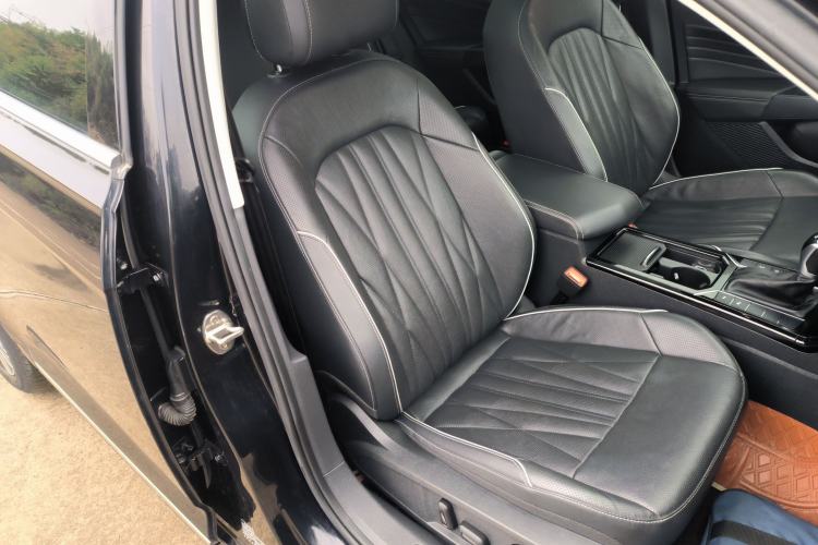 Used Volkswagen Passat 2022 330TSI Luxury Edition Right Front Seat