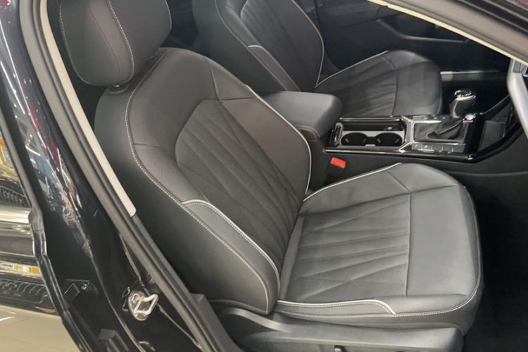 Used Volkswagen Passat 2022 330TSI Starry Luxury Edition Right Front Seat