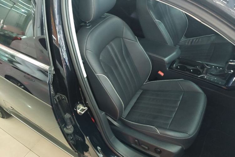 Used Volkswagen Passat 2022 330TSI Elite Edition Right Front Seat