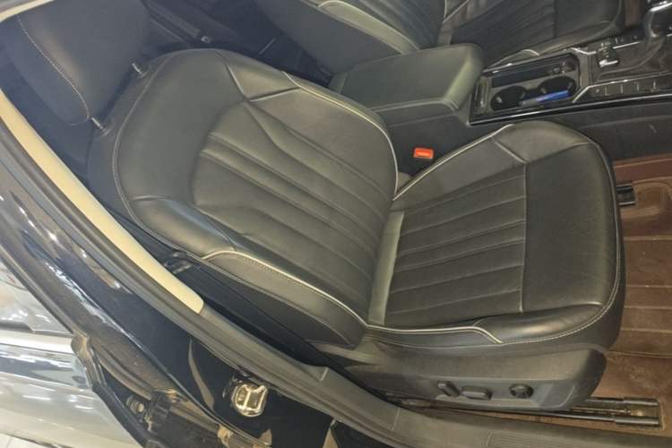 Used Volkswagen Passat 2022 330TSI Elite Edition Right Front Seat