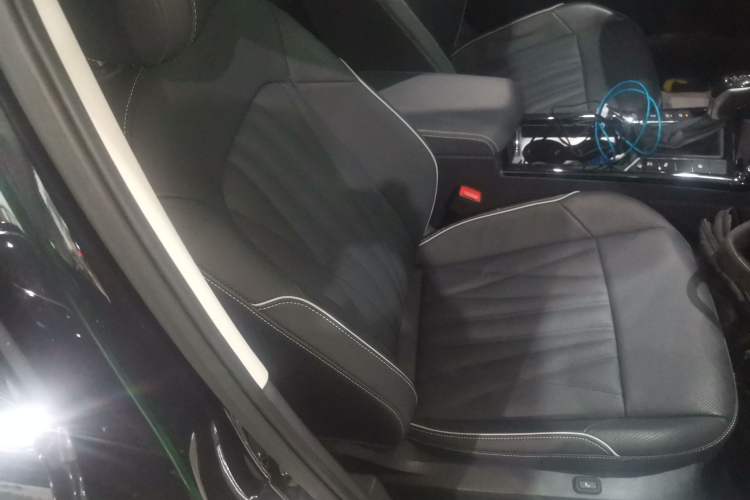Used Volkswagen Passat 2022 330TSI Luxury Edition Right Front Seat