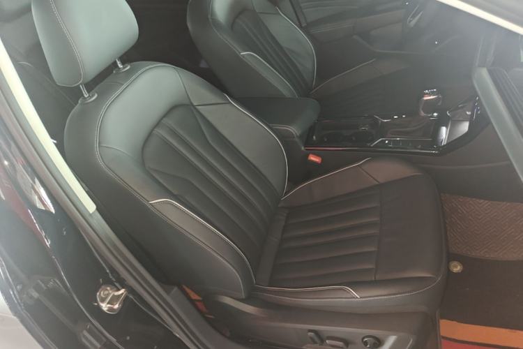 Used Volkswagen Passat 2022 330TSI Elite Edition Custom Version Right Front Seat