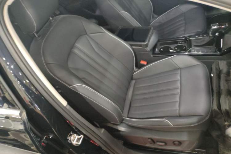 Used Volkswagen Passat 2022 330TSI Elite Edition Right Front Seat