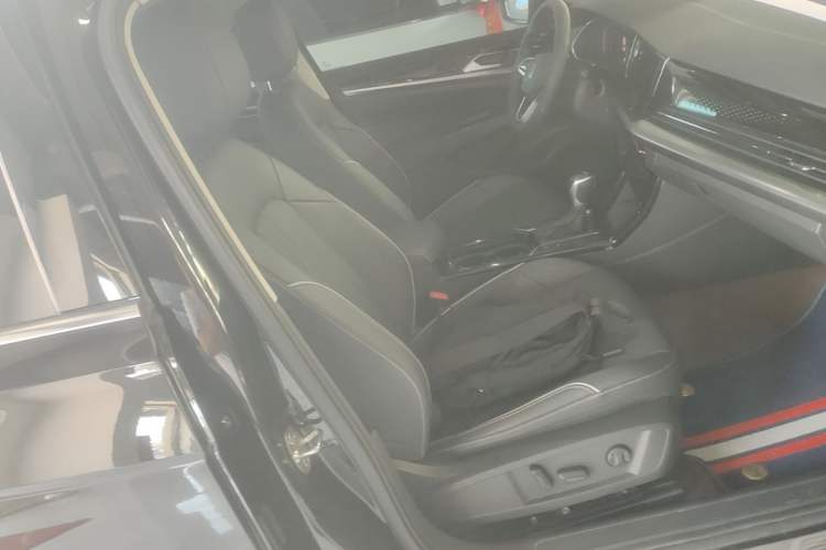 Used Volkswagen Passat 2022 330TSI Starry Luxury Edition Right Front Seat